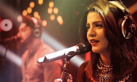 Quratulain Balouch Live In Warsaw! An Unforgettable Night of Soulful Music and Pakistani Charm!